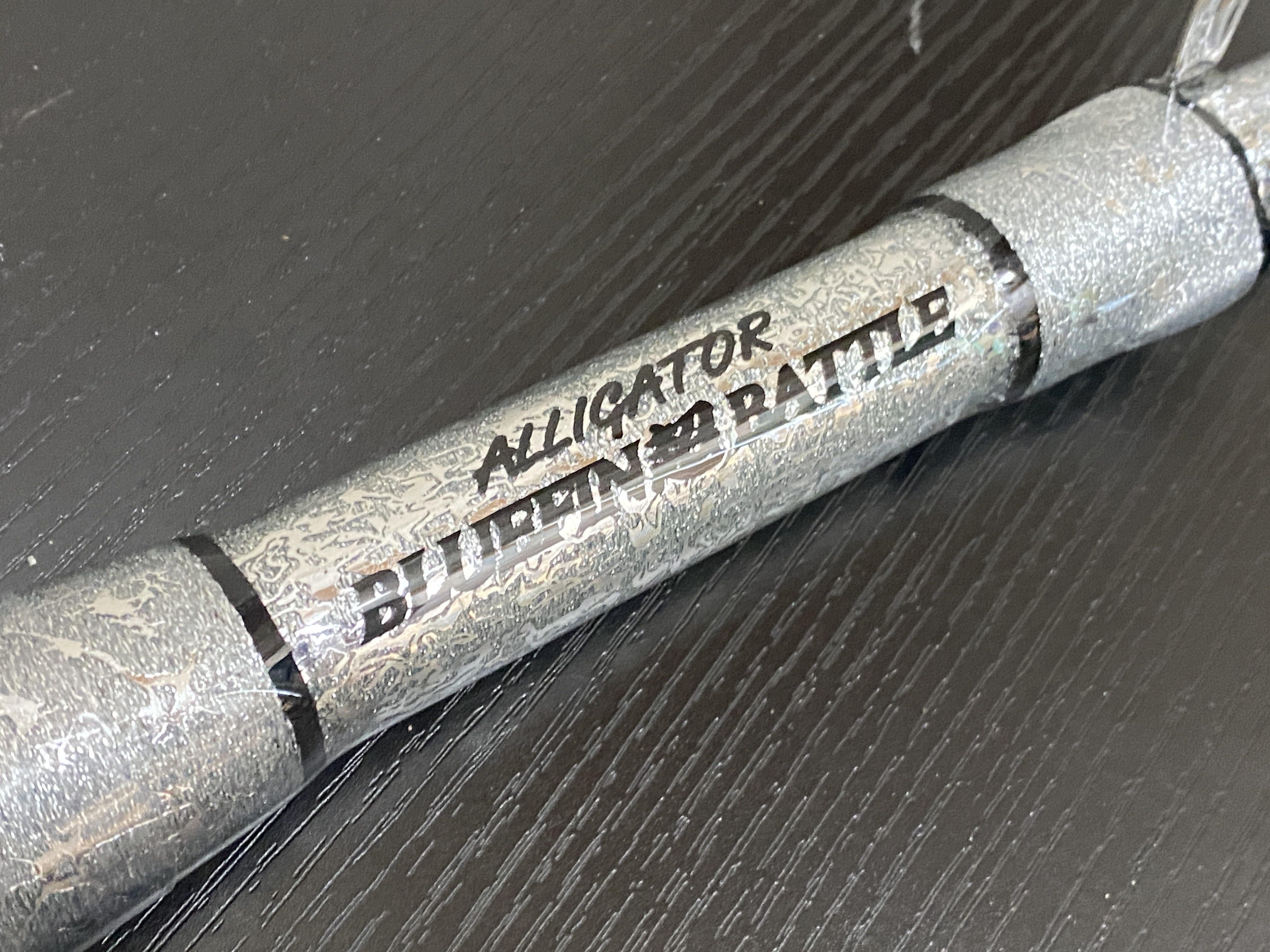 アリゲーターブルーフィン超バトルショートバット仕様