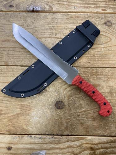 Gサカイ、サビナイフ14MARGARレッド船上の大型魚の解体に!