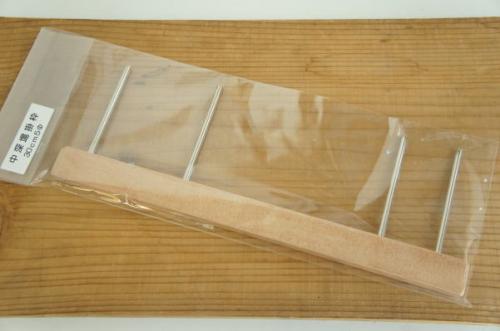 中深場に木製掛け枠30cmアカムツ、オニカサゴ、メバル、イカ類に